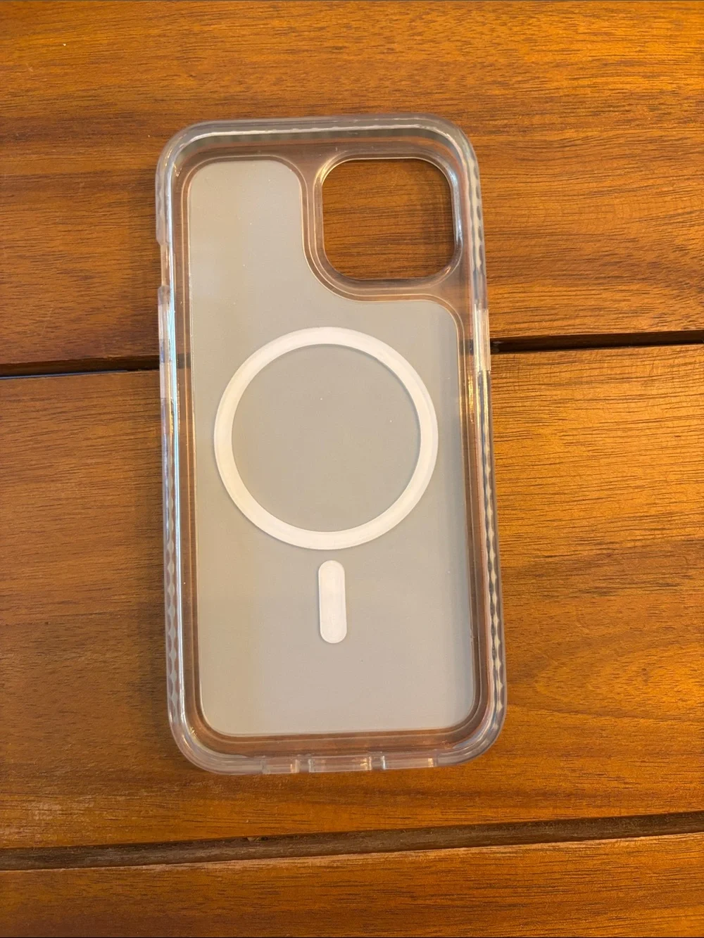 iPhone 15 case — Light green with magnetic strip